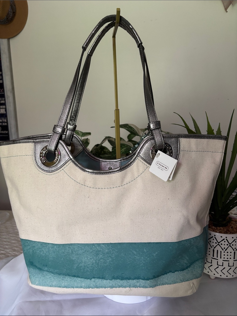 Vintage, limited-edition Coach Starfish Tote Bag, Crossbody and Pouch (F19212) - Picture 9 of 16